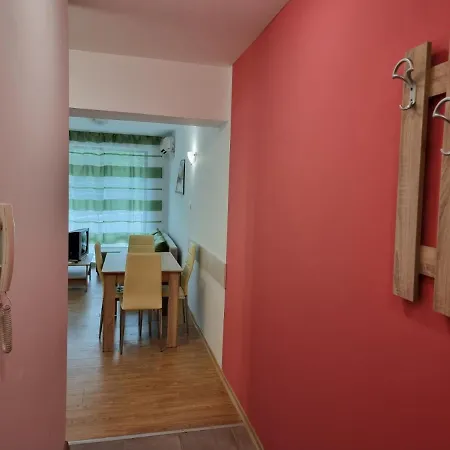 2 Bedroom Sunny In South Apartment Sweti Wlas