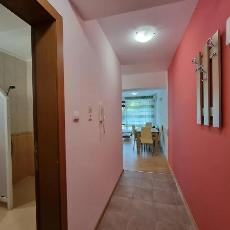 2 Bedroom Sunny In South * Sweti Wlas
