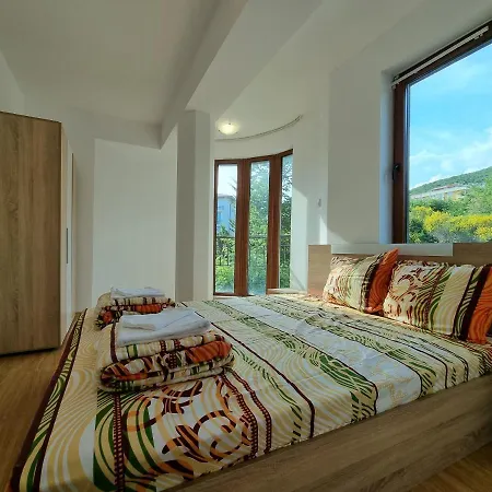 Apartment 2 Bedroom Sunny In South Sweti Wlas